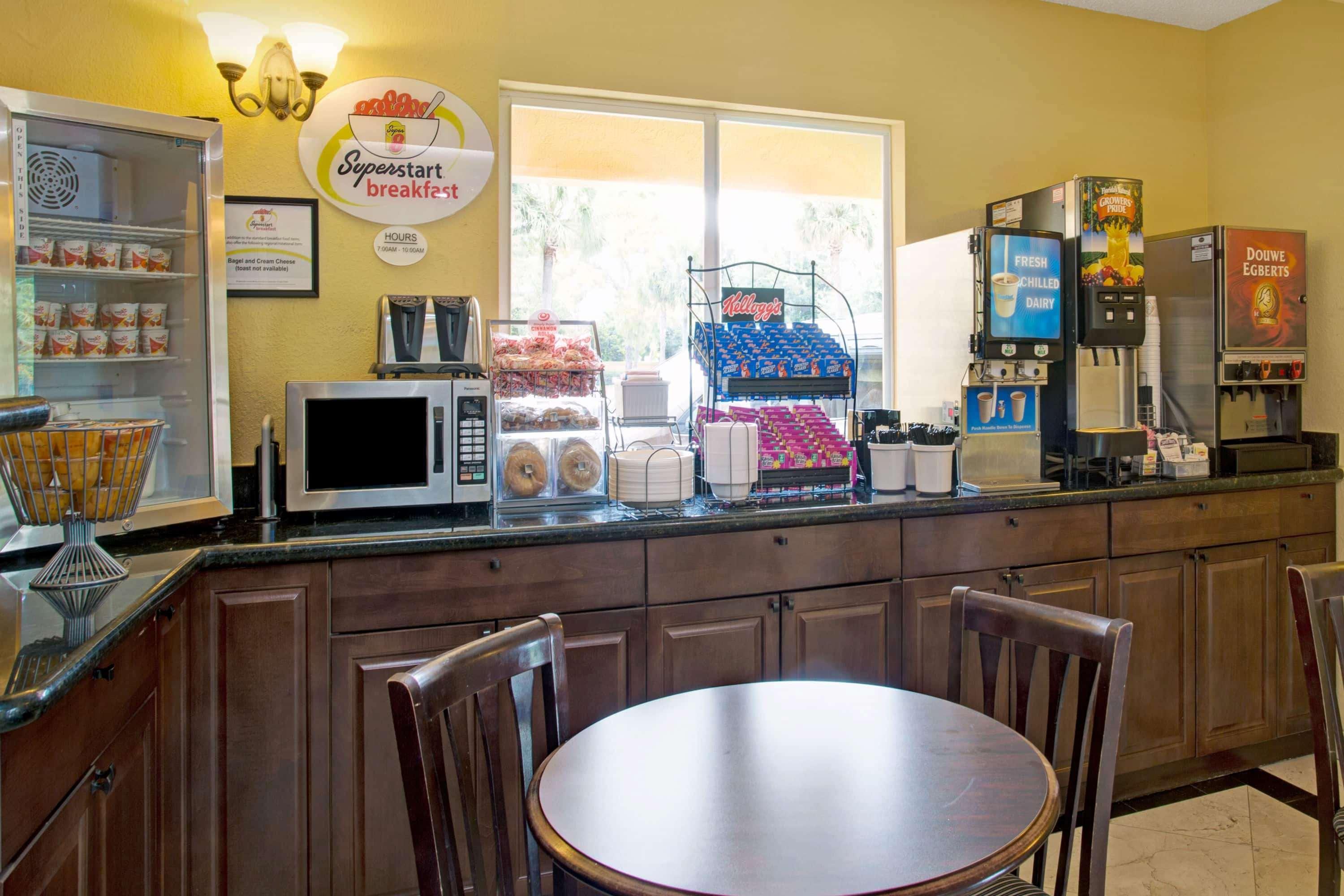 Super 8 Motel By Wyndham Near Fort Lauderdale Arpt Dania Beach Exterior foto